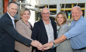 Der Gemeinderat von Schötz (v.l.n.r. Patrik Marbach, Regula Lötscher-Walthert, Guido Iten, Jessica Felber, Werner Eggenberger)